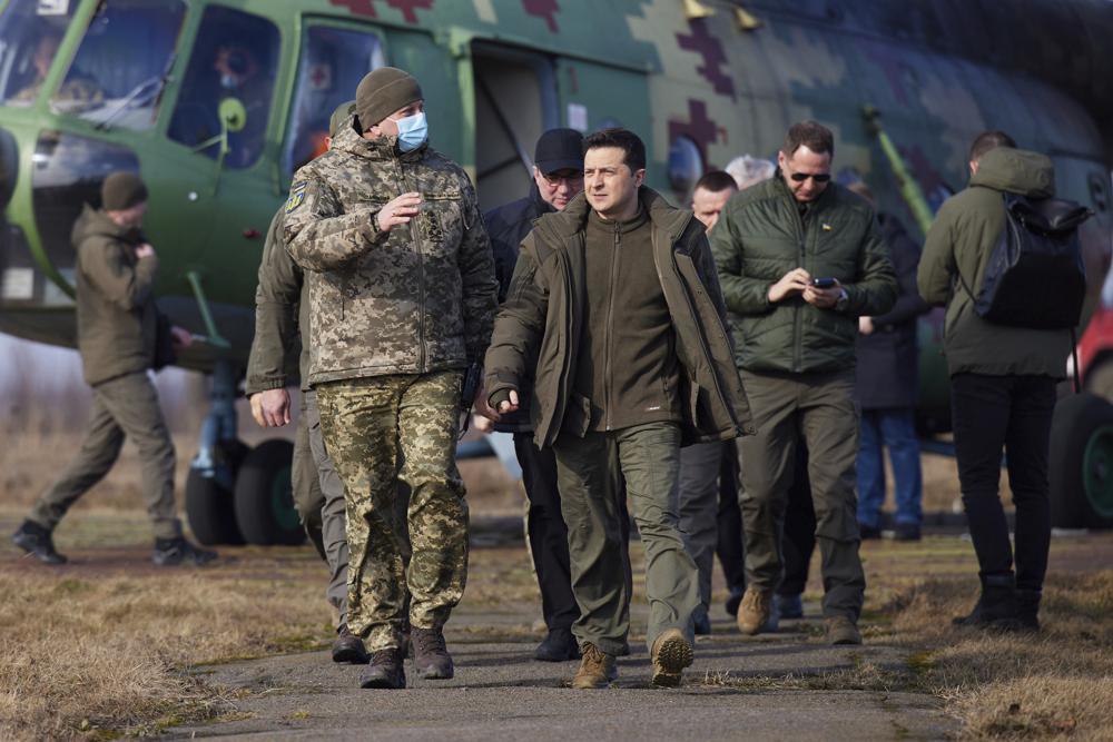 16日，烏克蘭總統澤連斯基在烏北部羅夫諾州參加軍事演習