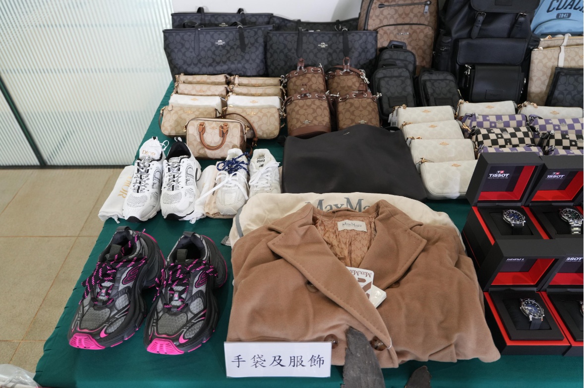 hk_c_1718199351452092331.png hk_c_image.png