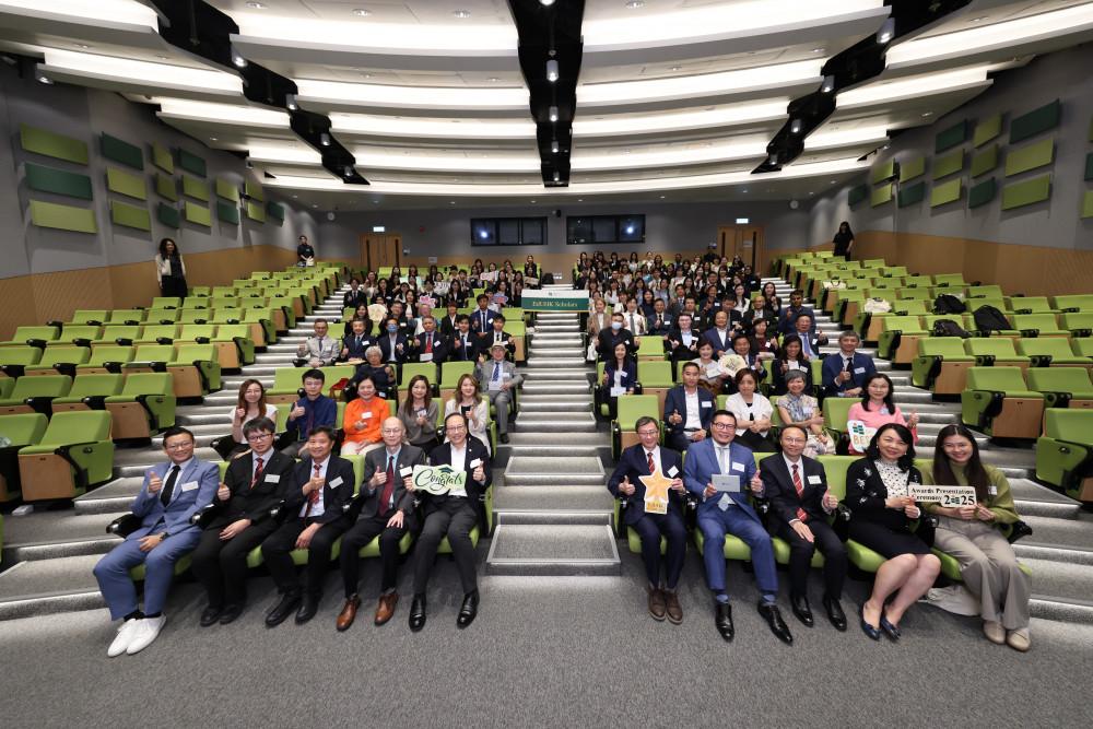 教大舉行“校長嘉許計劃”、“全人發展”獎項及獎學金頒獎典禮