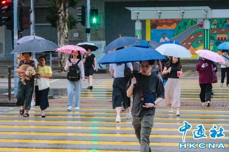 香港黑色暴雨警告信號生效17天內五度黑雨