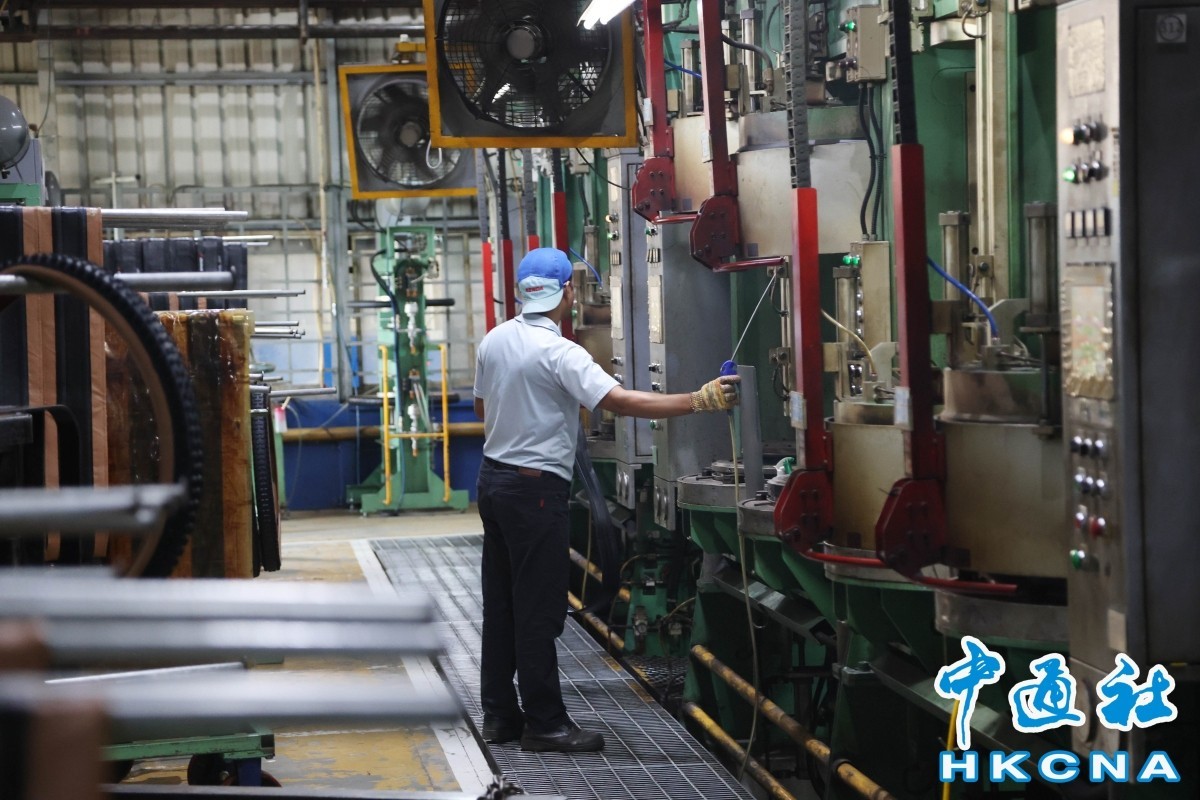 台灣無薪假人數續增 中小企業苦撐